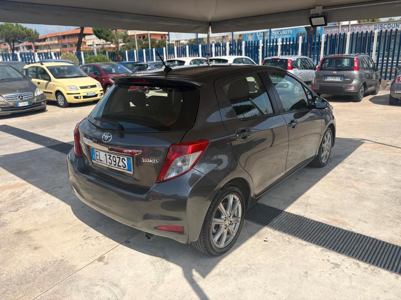 Toyota Yaris 1.4 D-4D 5 porte Lounge