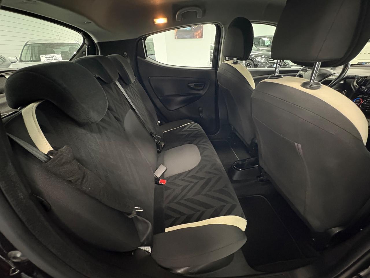 Lancia Ypsilon 1.2 benzina 69 CV 2016 km 95000