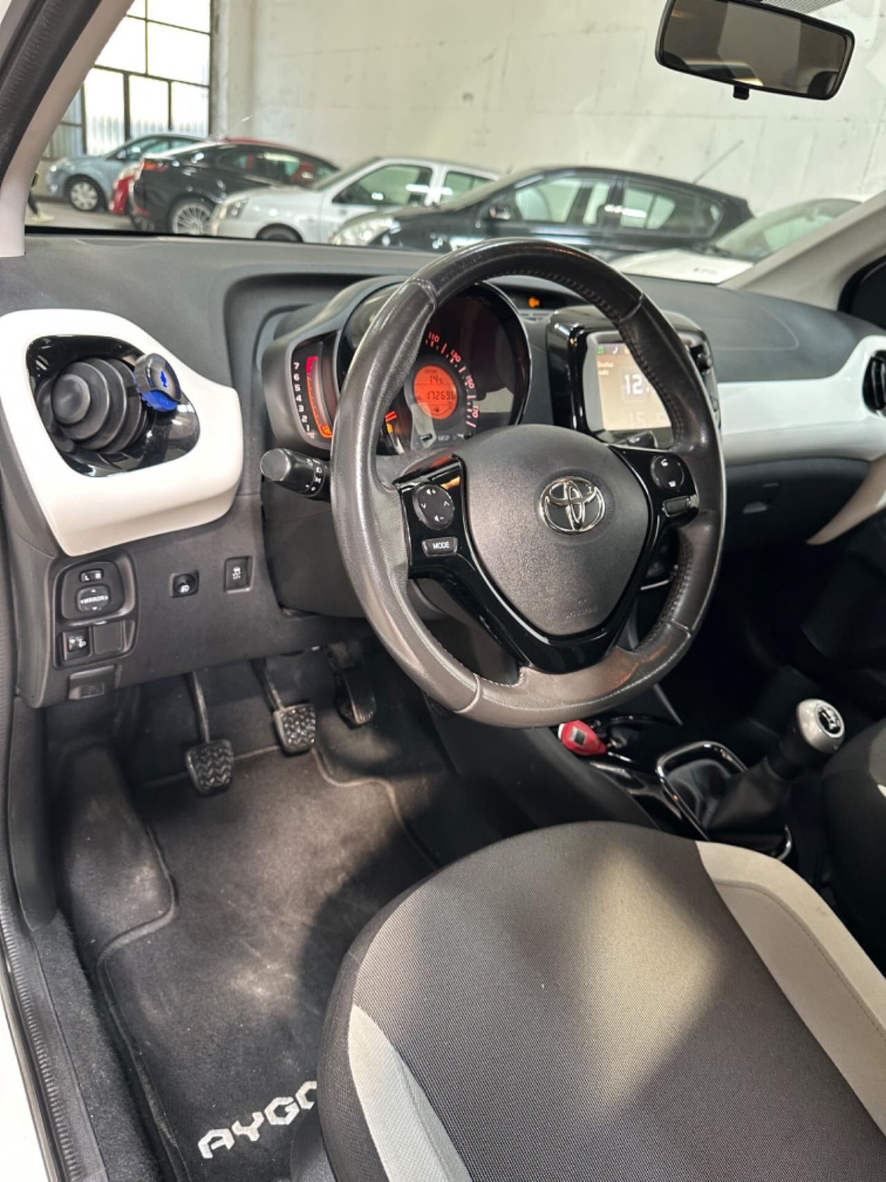 Toyota Aygo 1.0 VVT-i 69 CV 5 porte x-cite