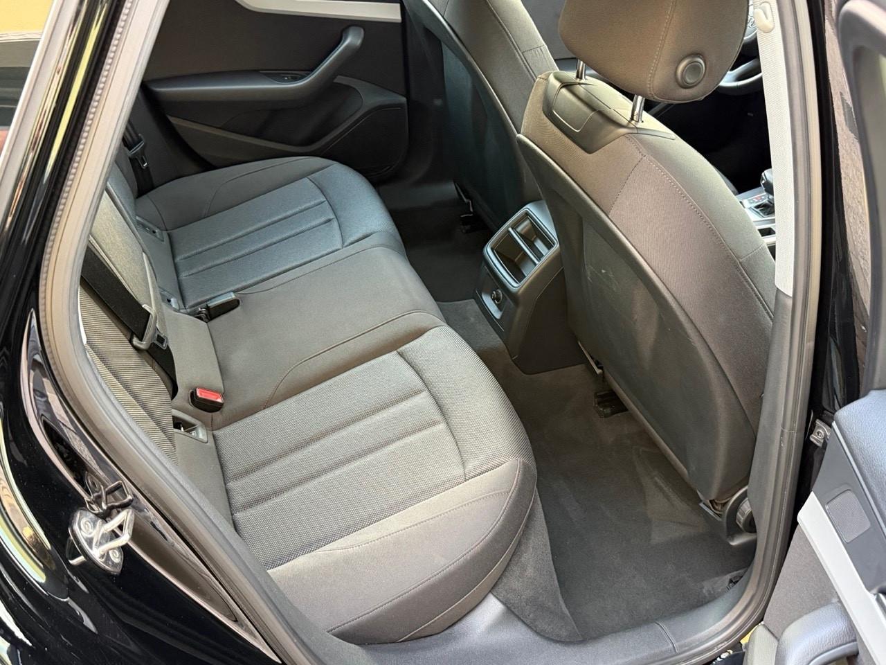 Audi A4 Avant 30 TDI/136 CV S tronic PREZZO REALE