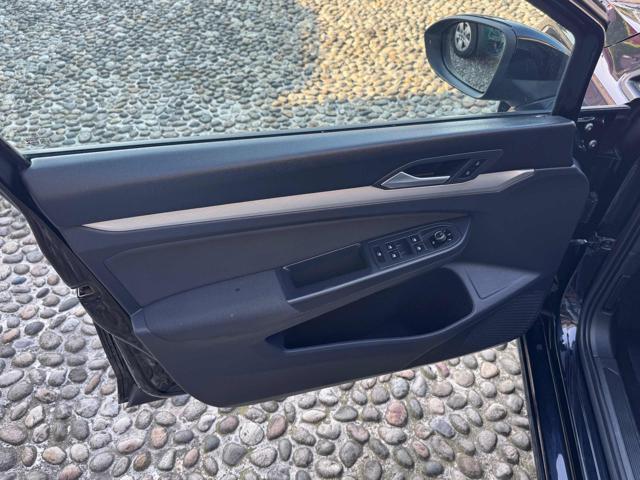 VOLKSWAGEN Golf 1.0 eTSI EVO DSG Life