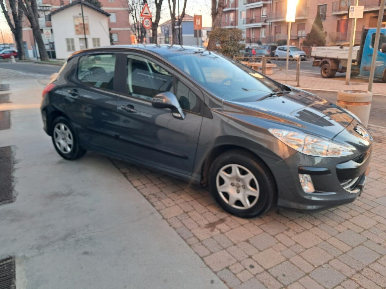 Peugeot 308 1.6 VTI PREMIUM 5P GPL