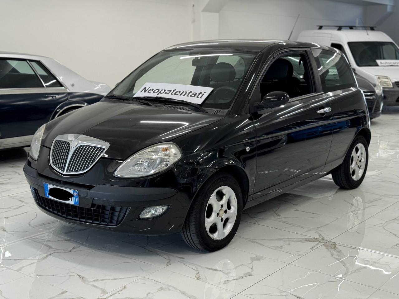 Lancia Ypsilon 1.2 NEOPATENTATI