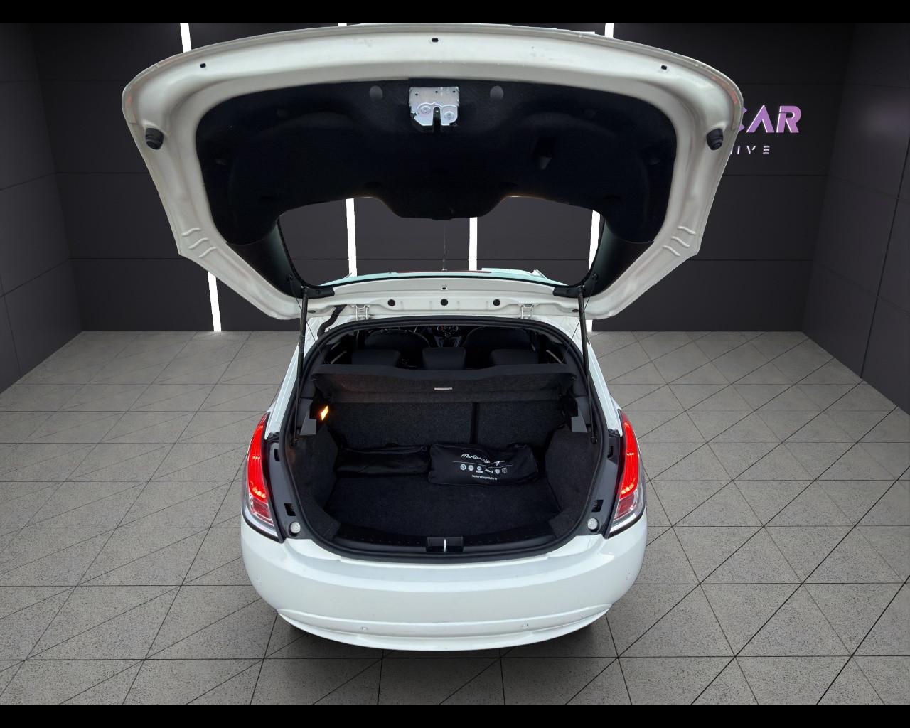 LANCIA Ypsilon 3ª serie - Ypsilon 1.2 69 CV 5 porte GPL Ecochic Elefantino Blu