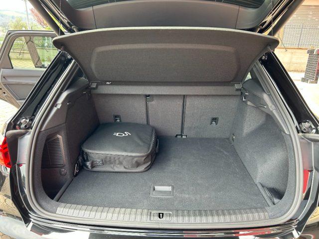 AUDI Q3 45 TFSI e S tronic Business