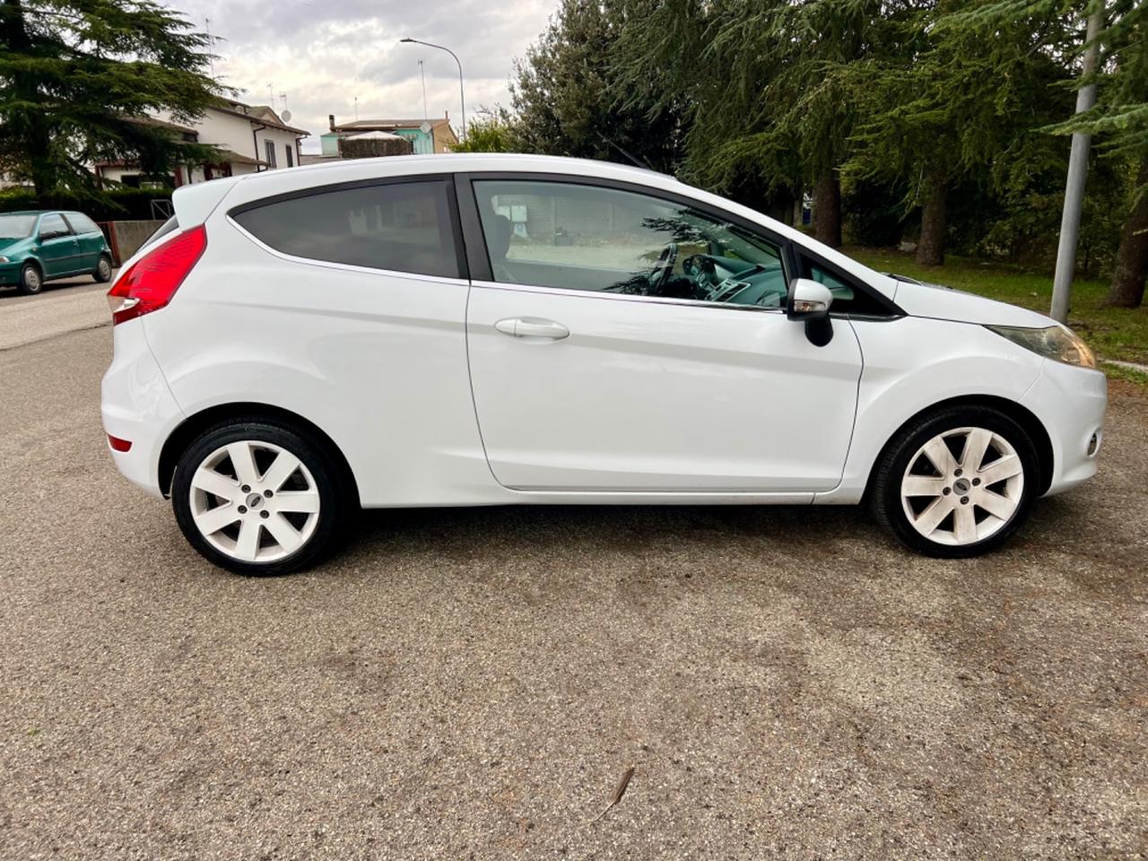 Ford Fiesta Fiesta 1.4 3 porte Bz.- GPL