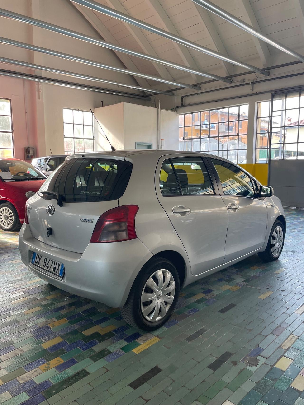Toyota Yaris 1.3 5 porte