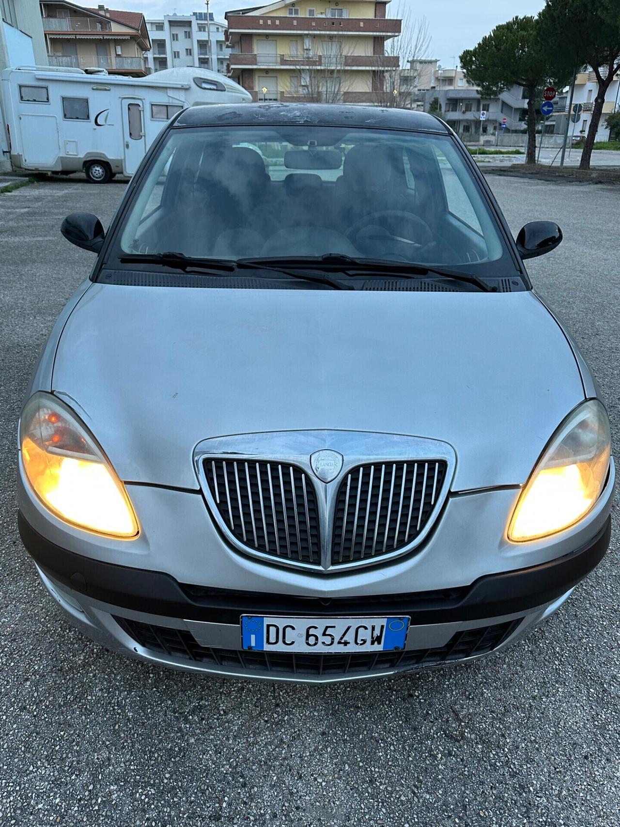 Lancia Ypsilon 1.2 16v benzina 2006 neopatentati