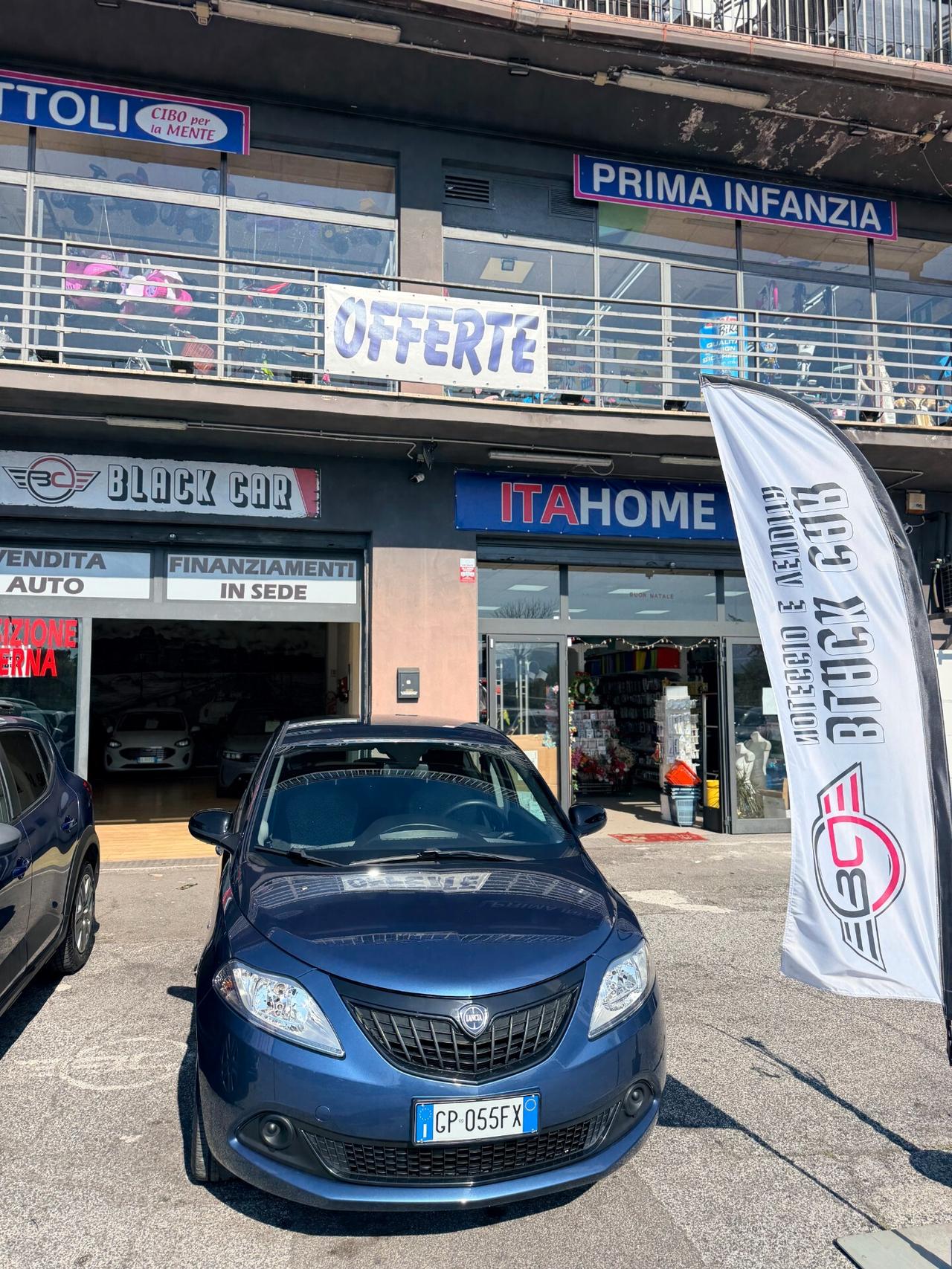 Lancia Ypsilon 1.0 FireFly 5 porte S&S Hybrid Silver