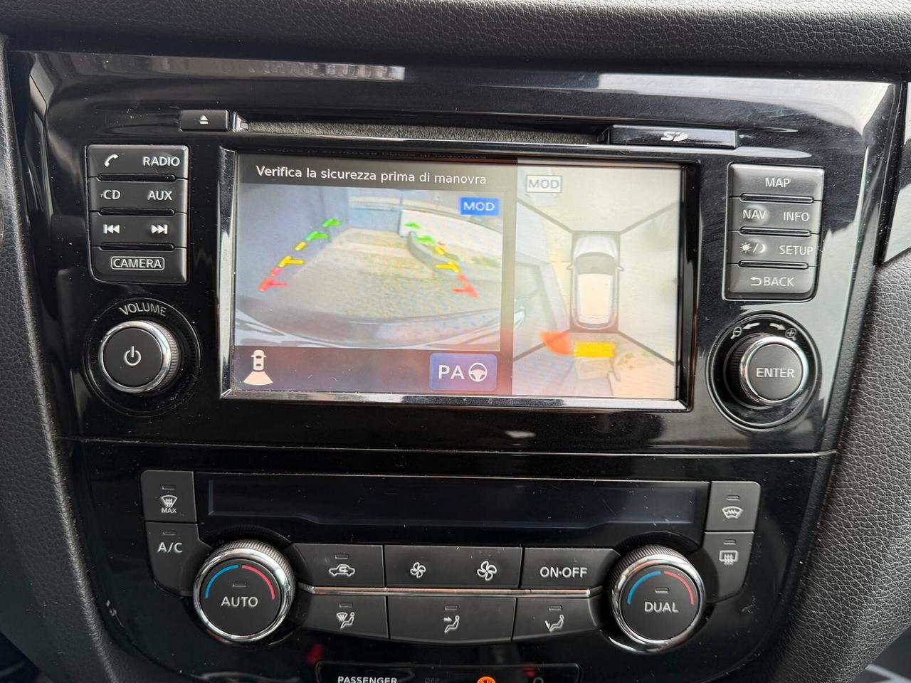 NISSAN QASHQAI TECNA 1.5 DCI 110CV TETTO NAVI CAM360 ANNO 2014