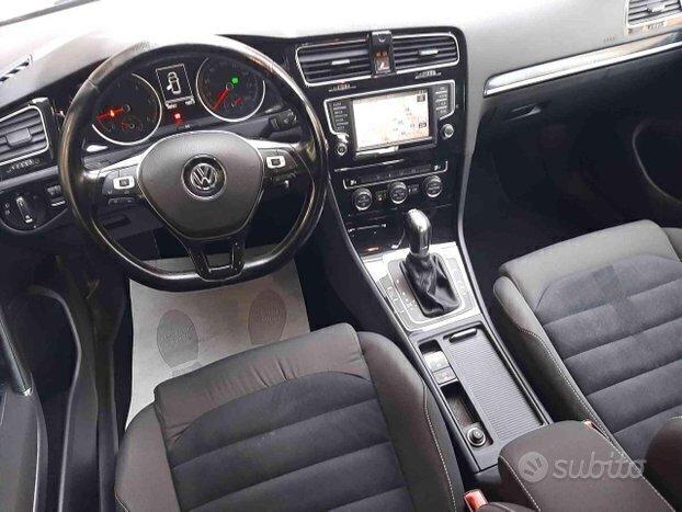 VOLKSWAGEN Golf 1.6 TDI 110CV DSG Executive Blue