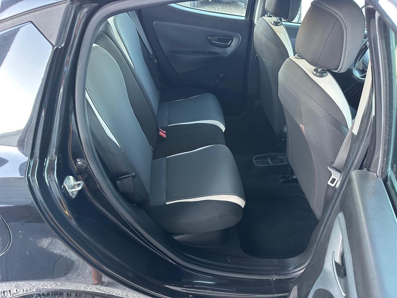 Lancia Ypsilon 0.9 TwinAir 85 CV 5 porte Metano Ecochic Elefantino
