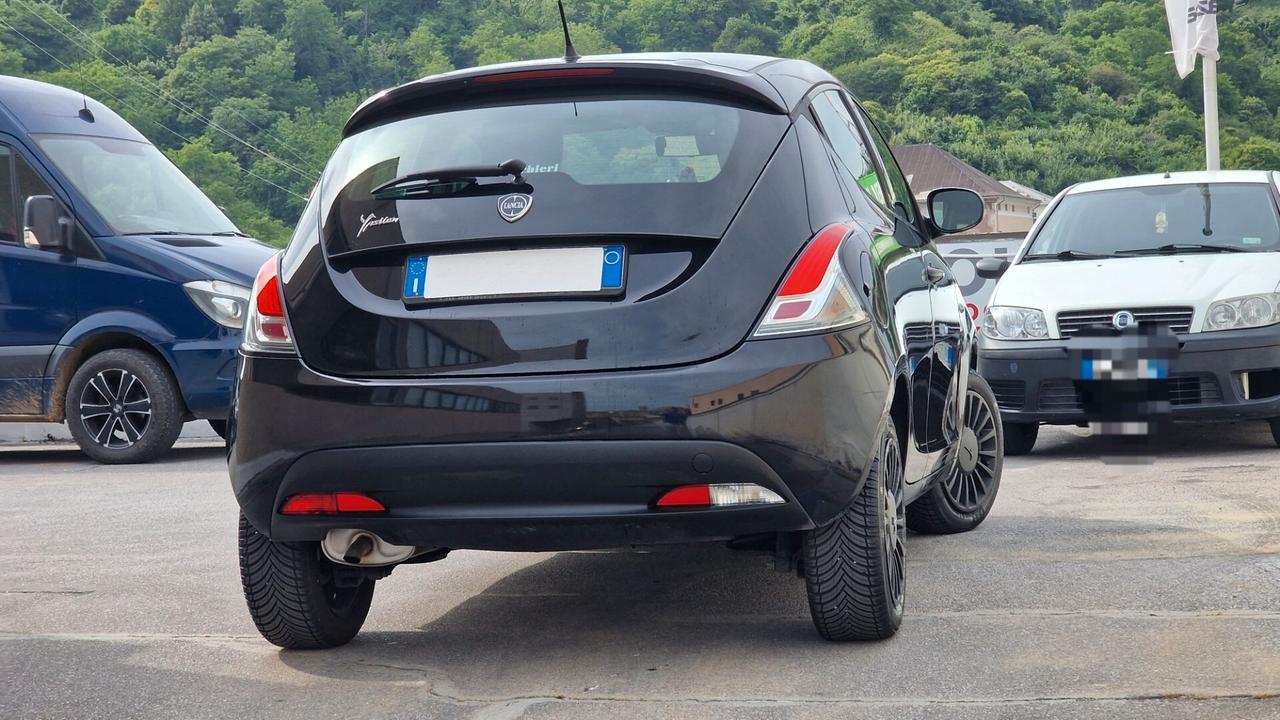 Lancia Ypsilon 1.2 69 CV 5 porte Platinum