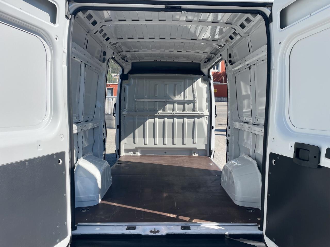 Fiat Ducato 35 2.3 MJT 130CV PM-TM DOPPIA PORTA LATERALE PORTATA 15Q + IVA