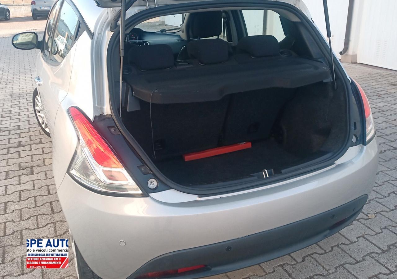 Lancia Ypsilon 1.2 69 CV 5 porte Platinum