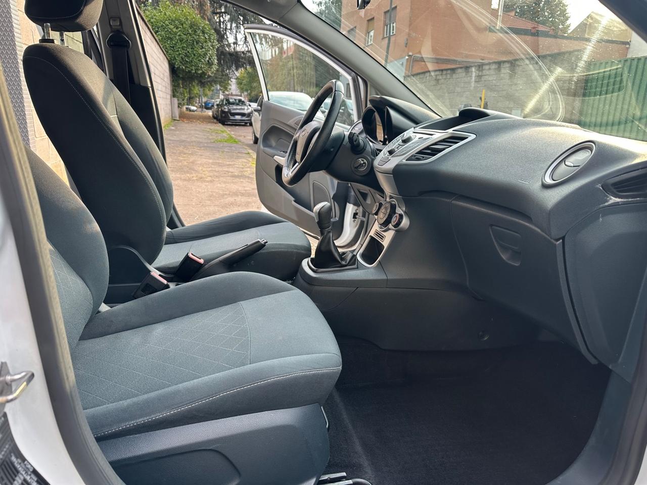 Ford Fiesta Ikon 1.2 60CV 5 porte - ok neopatentati