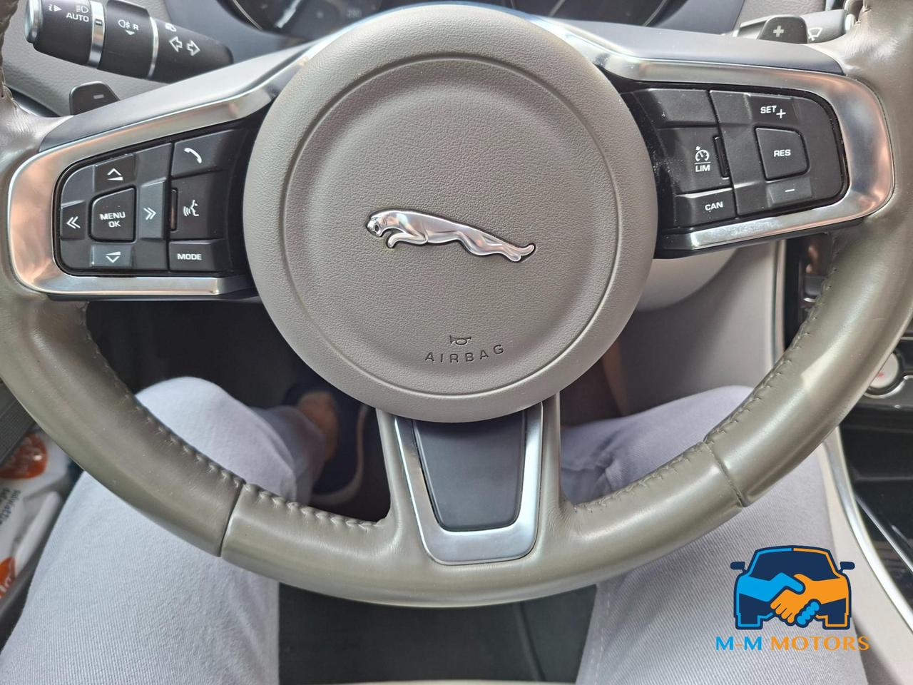 Jaguar XE Berlina XE 2.0d i4 Prestige Business edition 180cv auto my18