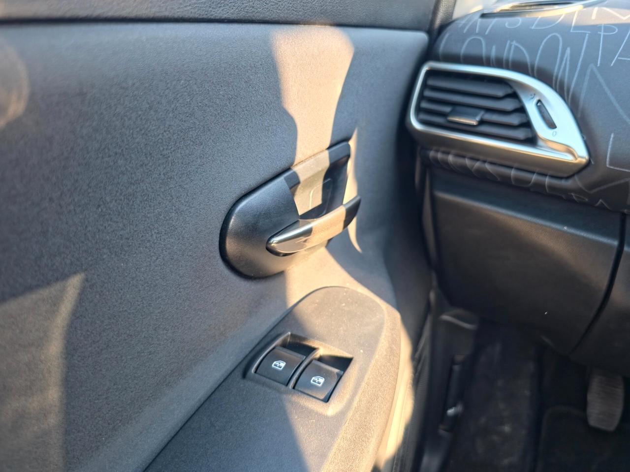 Lancia Ypsilon 1.2 69 CV 5 porte S&S Silver E5B Manuale NEO 2013