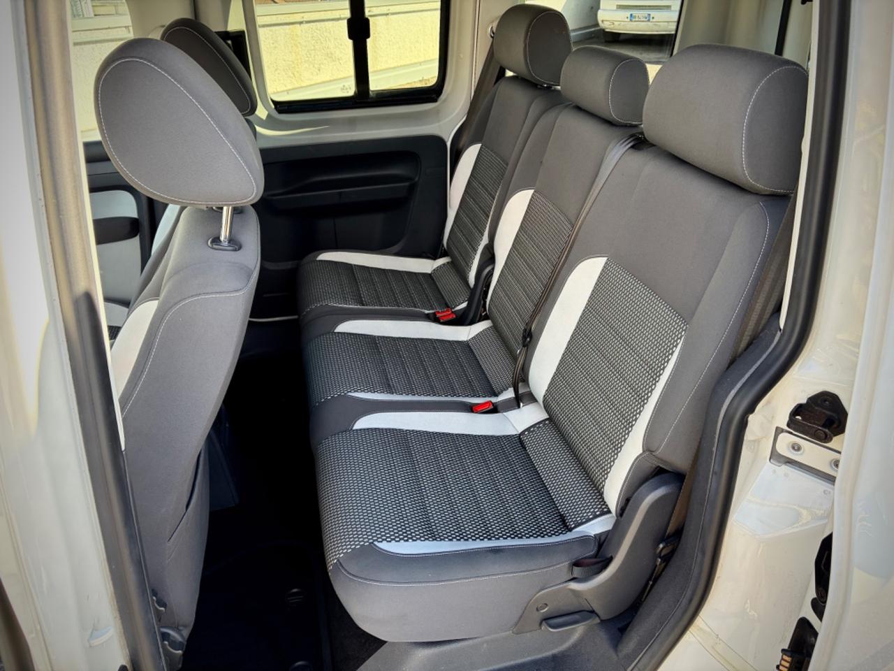 Volkswagen Caddy 1.6 TDI 102 CV 5p. Cross