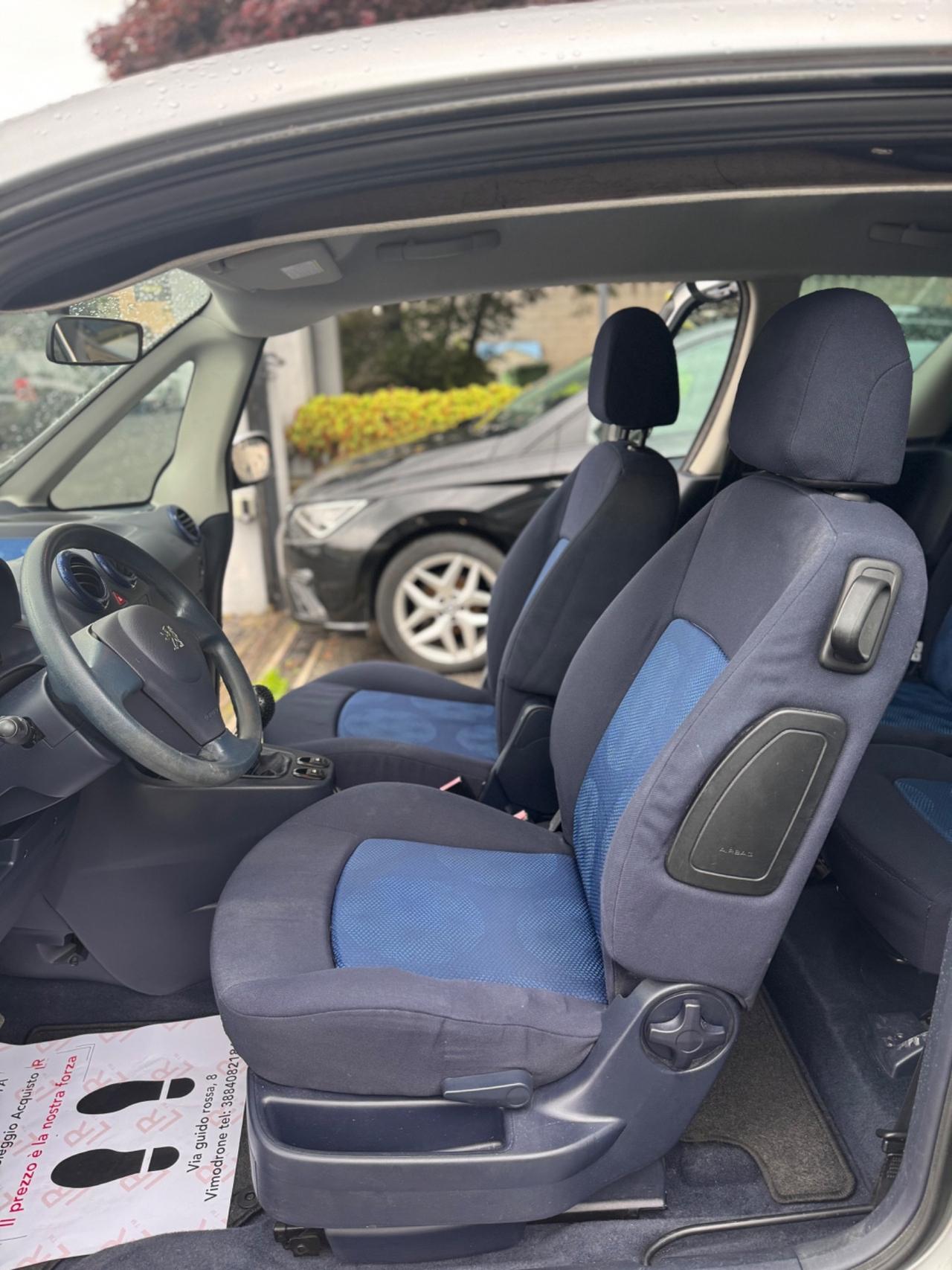 Peugeot 1007 1.4 HDi Sporty neopatentati