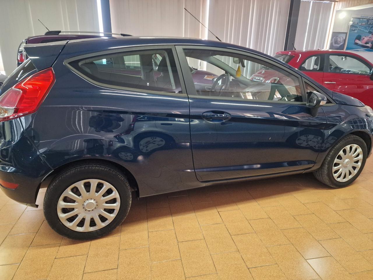 Ford Fiesta 1.4 3p. Bz.- GPL Titanium, 165 mila chilometri ok neopatentato.