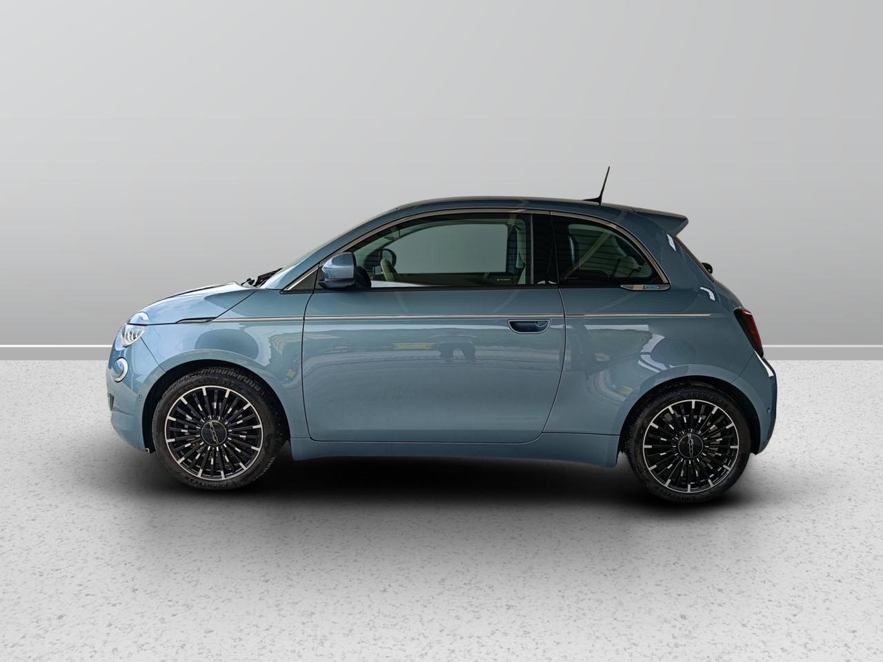 FIAT 500e 3+1 - 500e 3+1 42 kWh La Prima