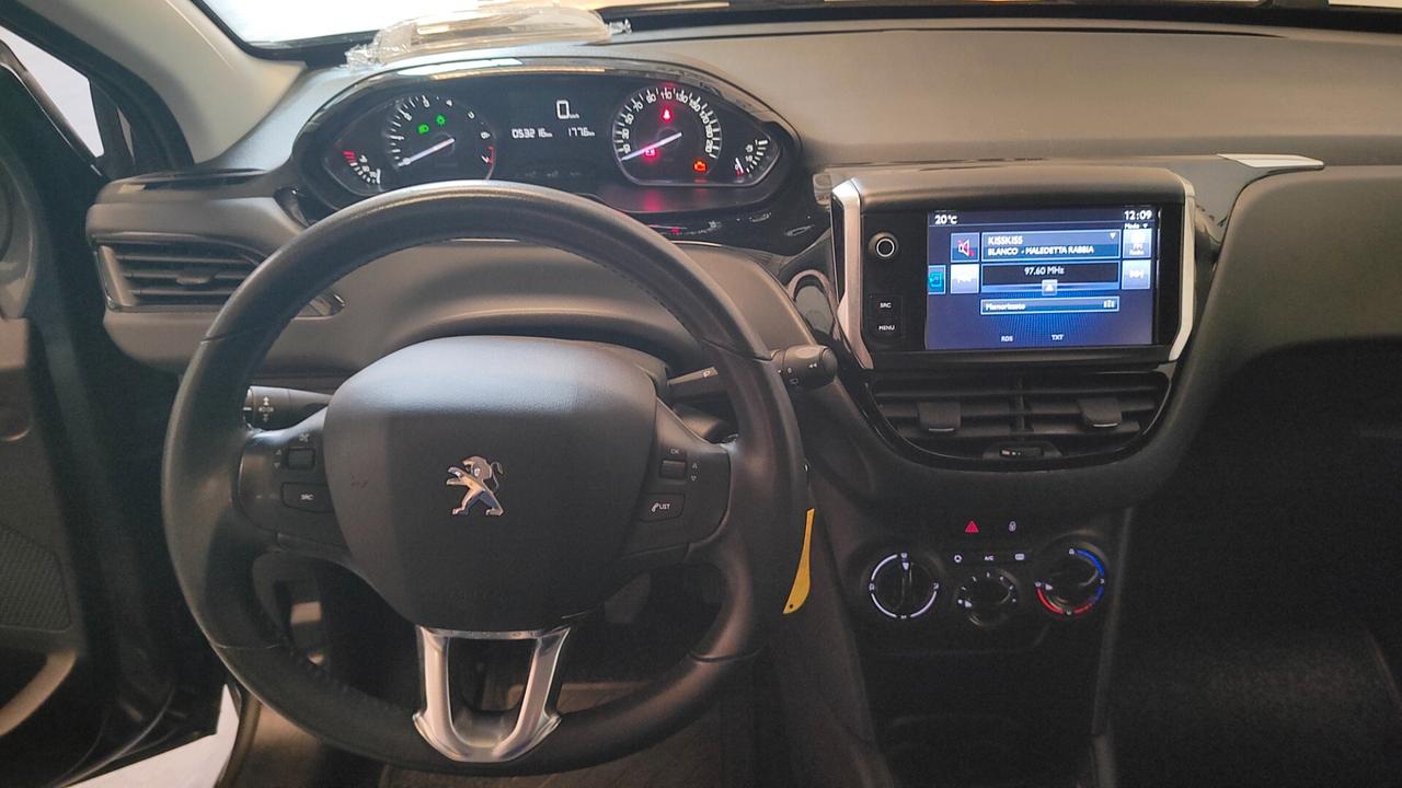 Peugeot 208 1.2 benzina Allure 82cv OK NEOPATENTATI