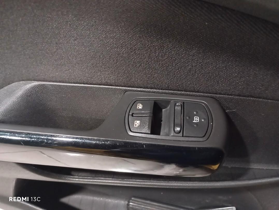 OPEL CORSA DEL 2011 BENZINA 100.000 KM