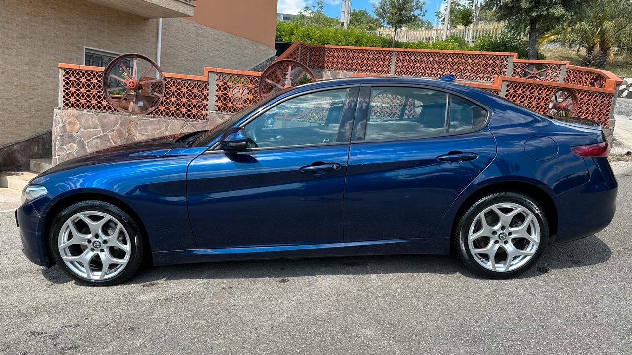 Alfa Romeo Giulia 2.2 Turbodiesel 160 CV AT8 (Motore Rotto)