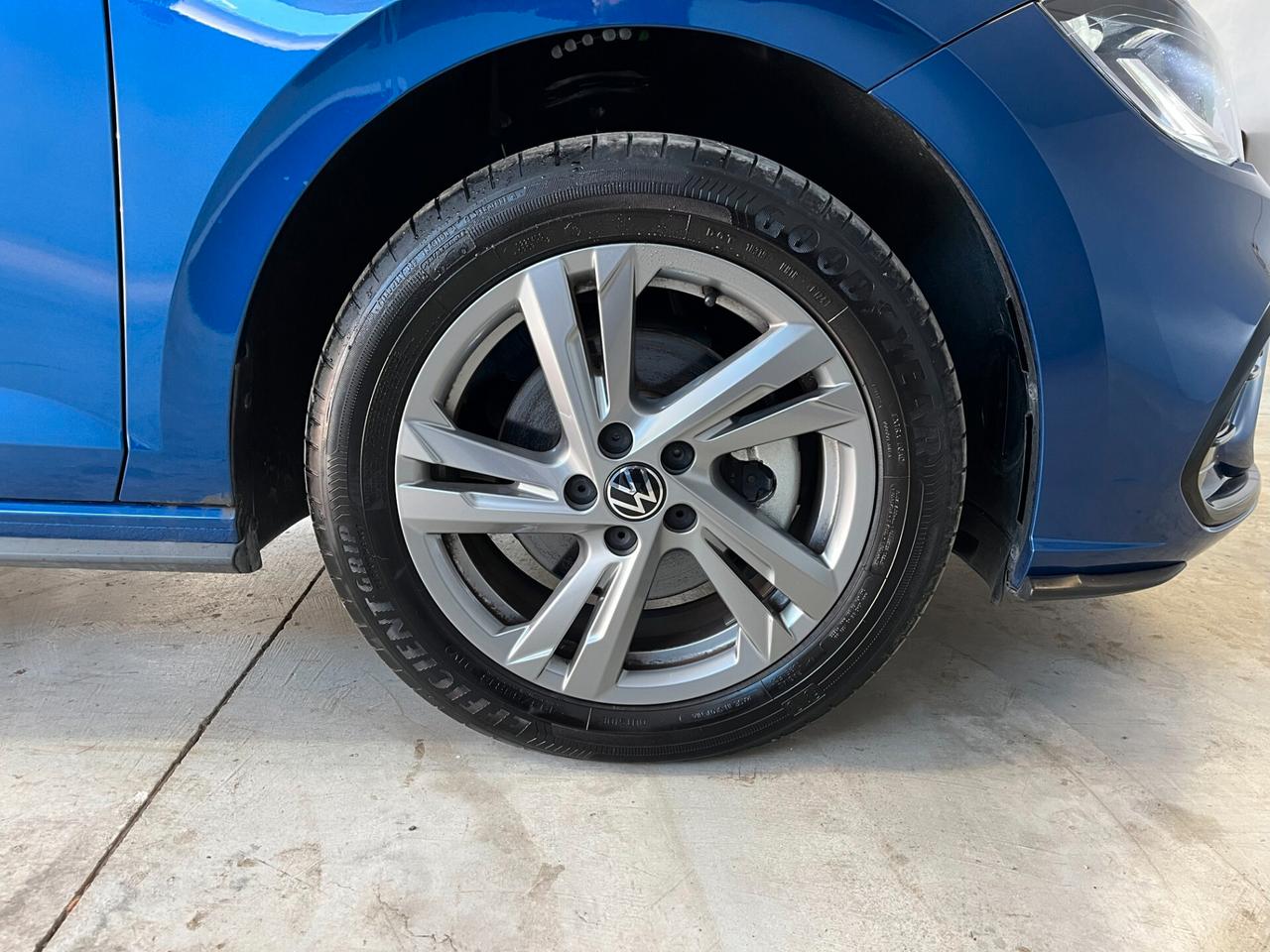 Volkswagen Polo 1.0cc TSI 110cv DSG "R-LINE" SOLO 8.250KM