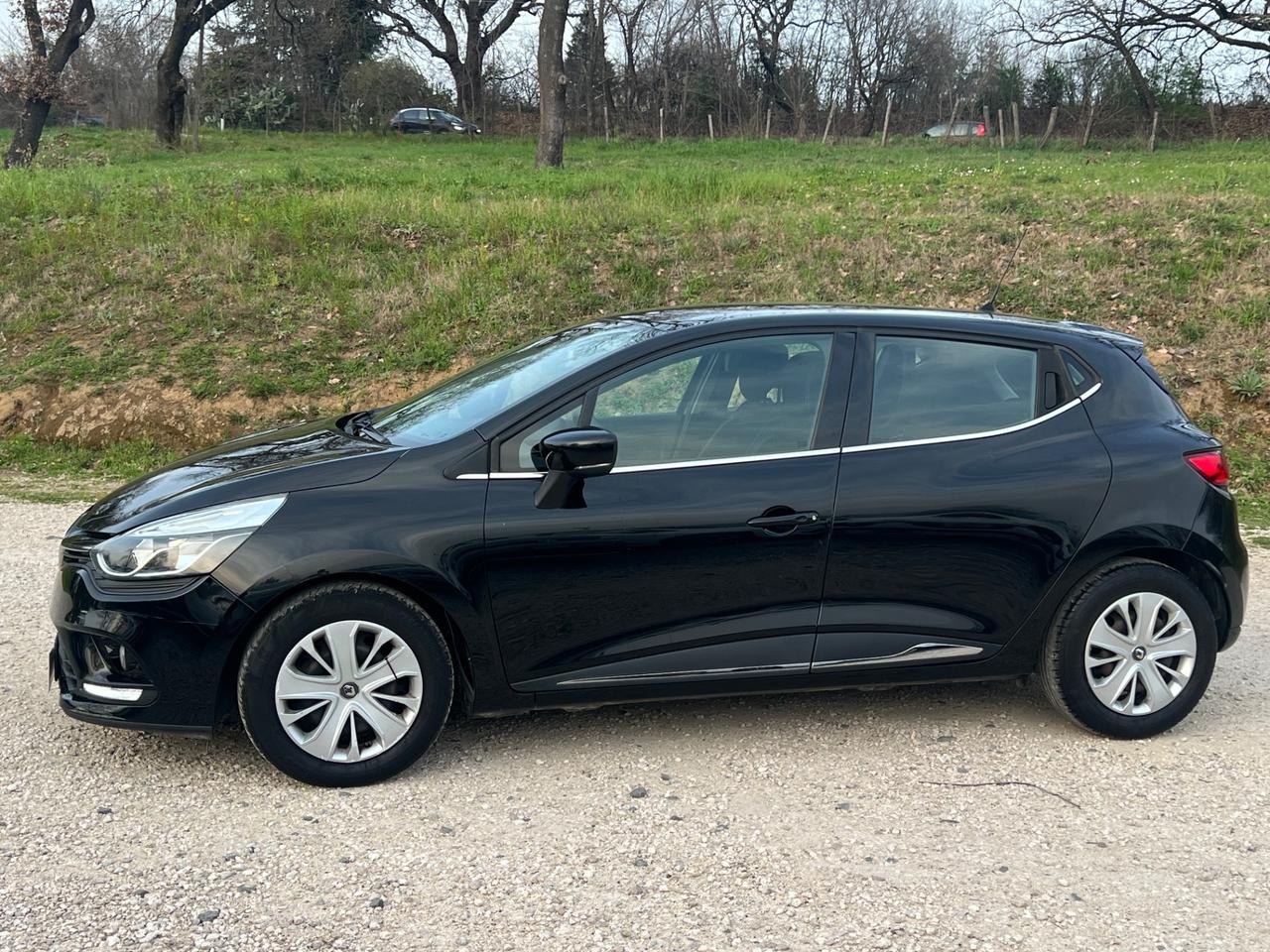 Renault Clio 1.2 75CV 5 porte Life PERMUTE RATE GARANZIA