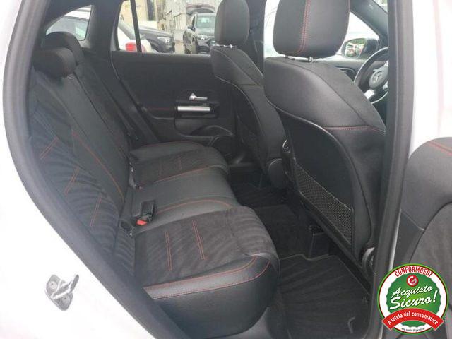 MERCEDES-BENZ GLA 200 d Aut. Premium AMG * TETTO *PACK NIGHT