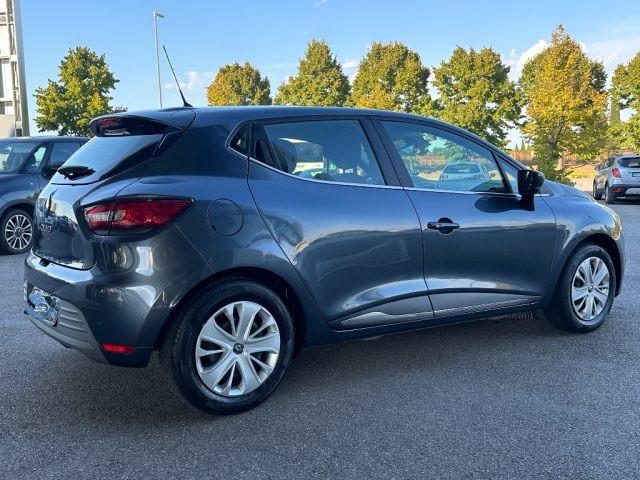 RENAULT Clio 1.2 75 CV 5P. Duel