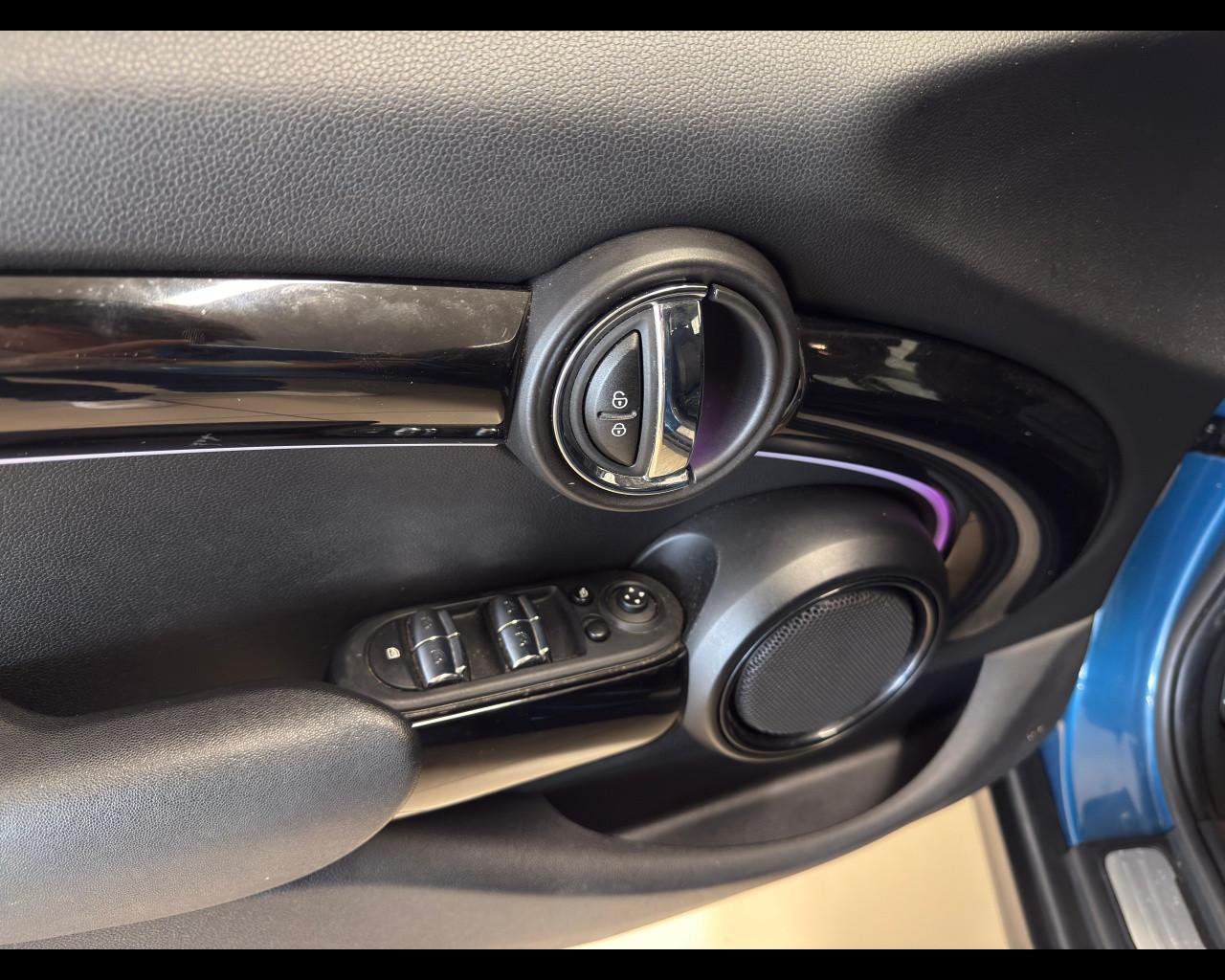 MINI Mini 5 porte (F55) - Mini 1.5 Cooper Classic 5 porte