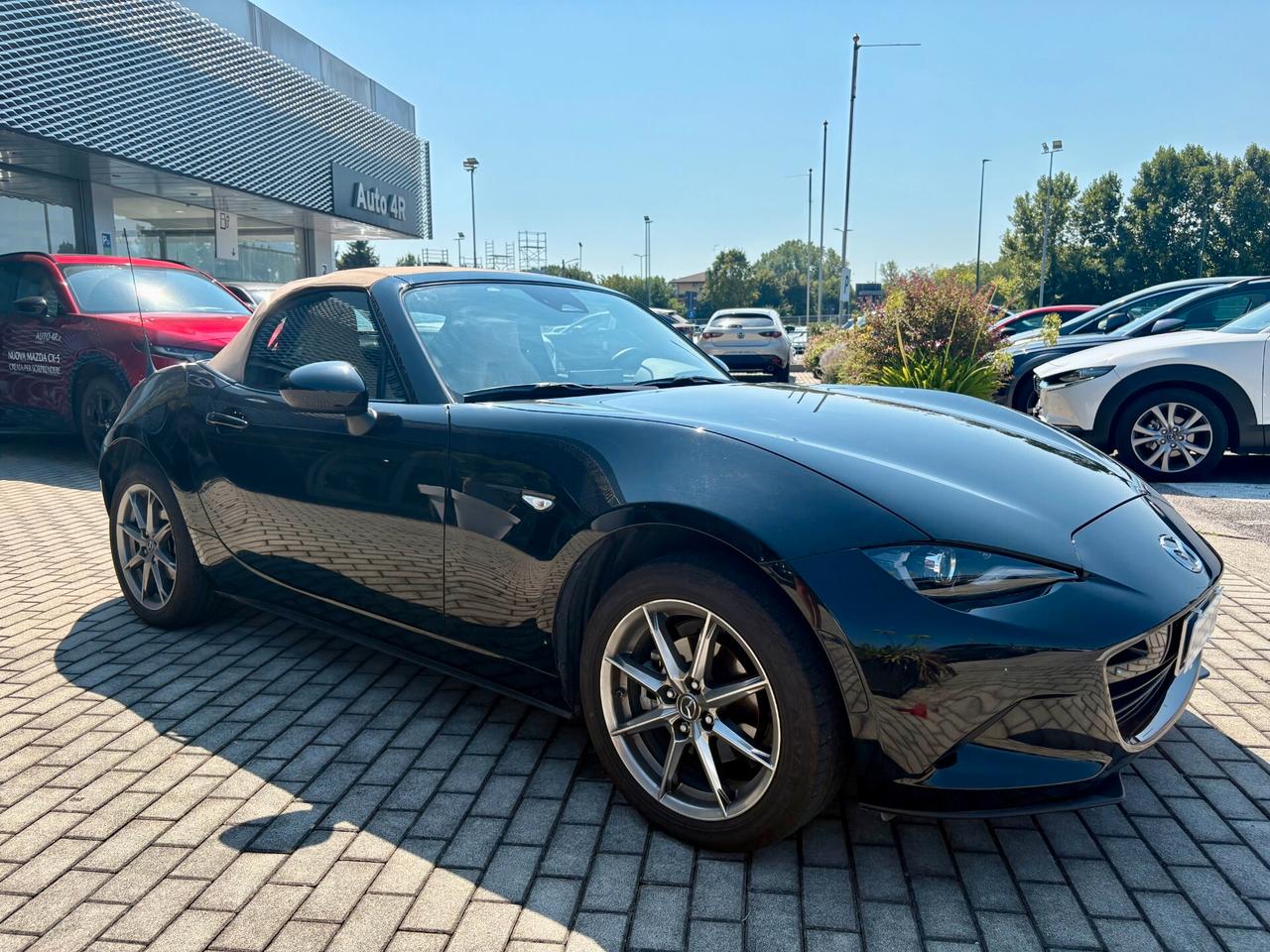 Mazda MX-5 1.5L Skyactiv-G Kazari