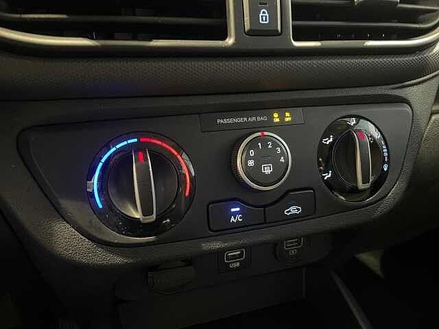 Hyundai i10 1.0 MPI 67CV Tech - NEOPATENTATI