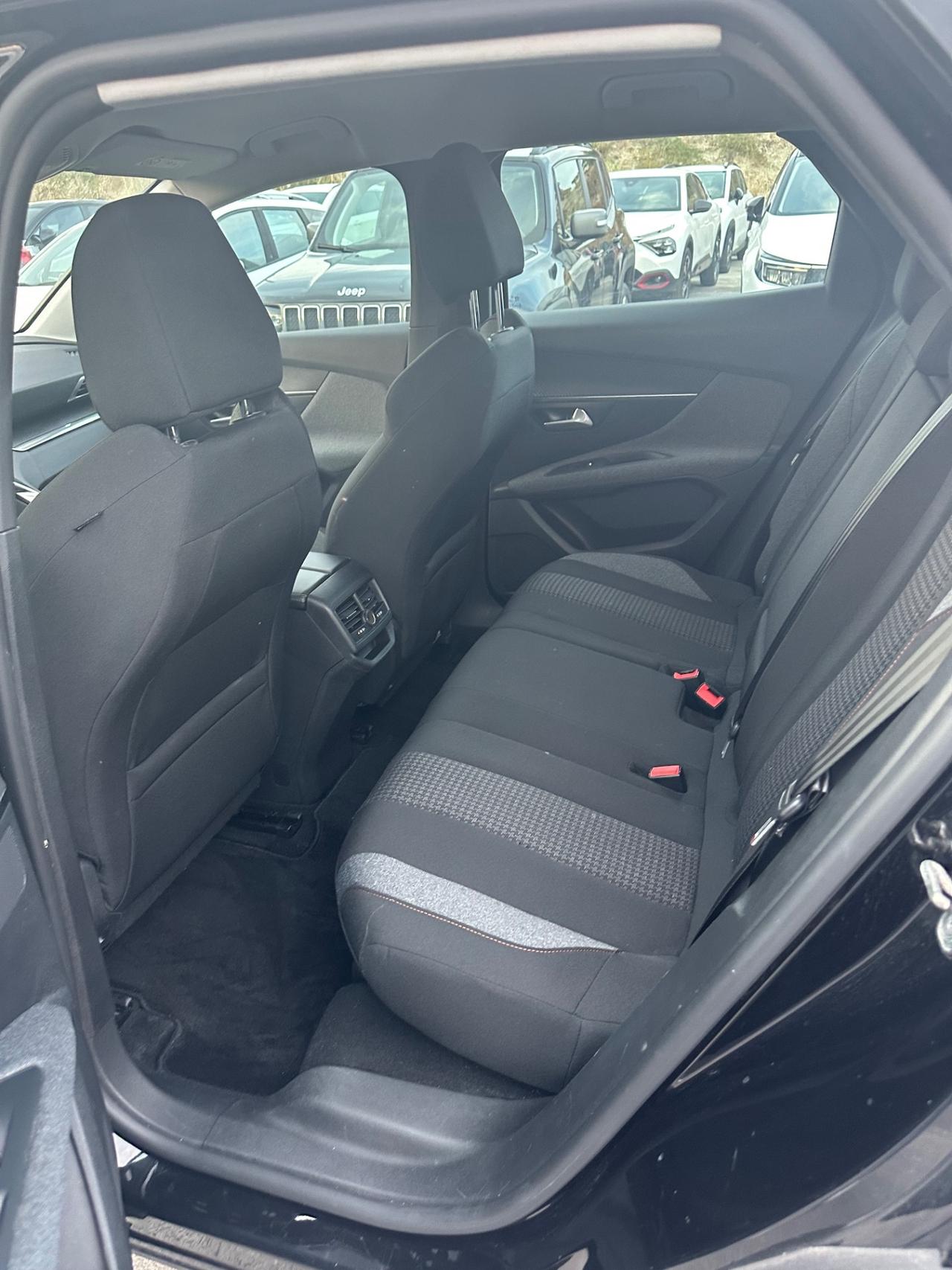 Peugeot 3008 BlueHDi 130 S&S Business