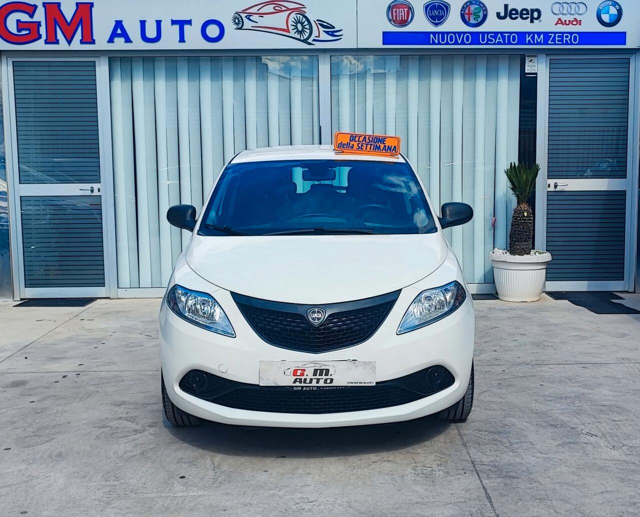 Lancia Ypsilon 1.0 Hybrid Ecochic silver 11/2020