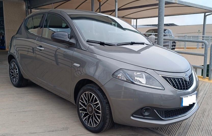 Lancia Ypsilon 1.0 FireFly 5 porte S&S Hybrid Platino