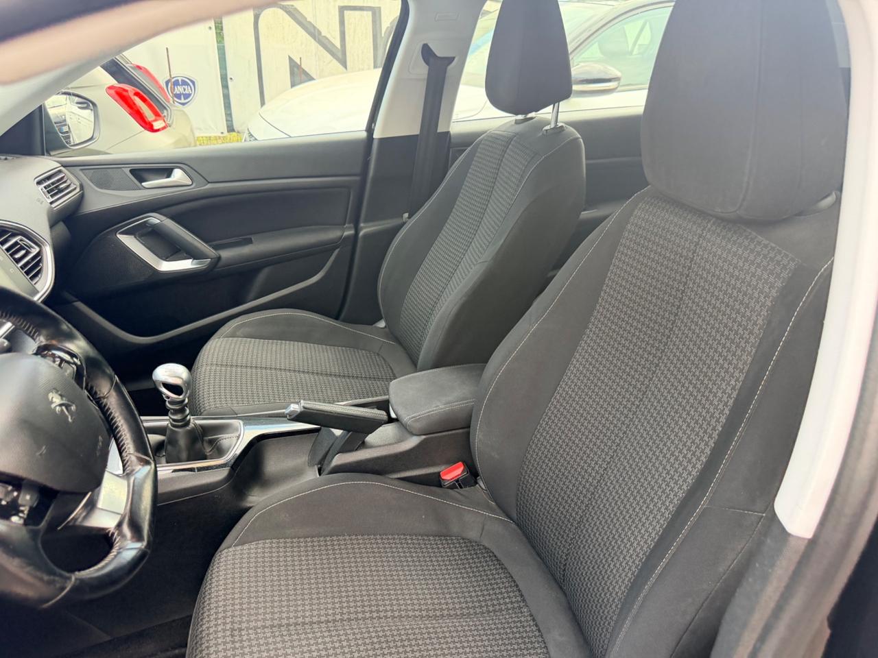 Peugeot 308 BlueHDi 102 cv