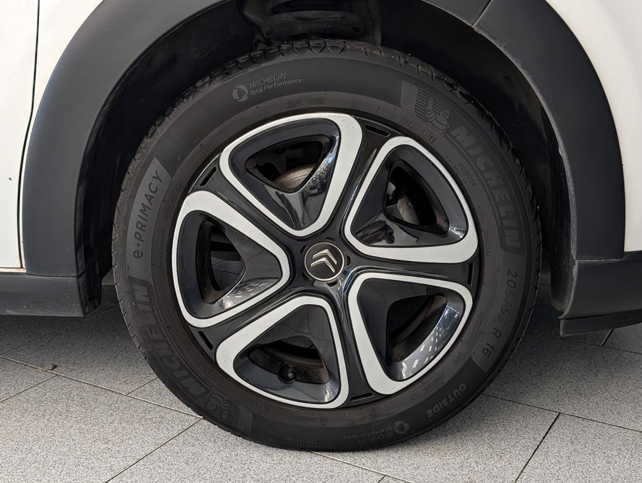 Citroen C3 1.2 puretech 83cv Shine