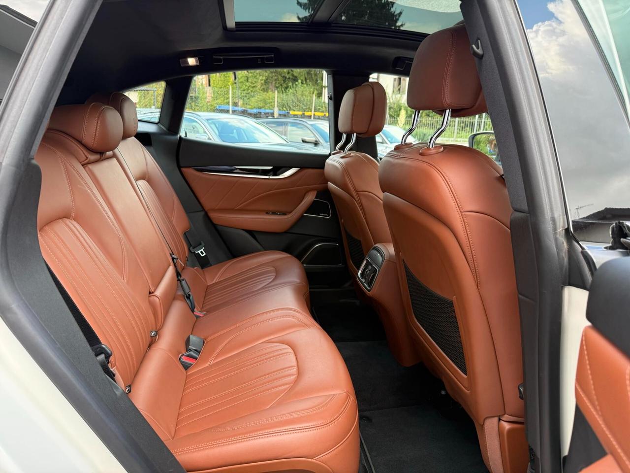 Maserati Levante V6 AWD Granlusso 350CV
