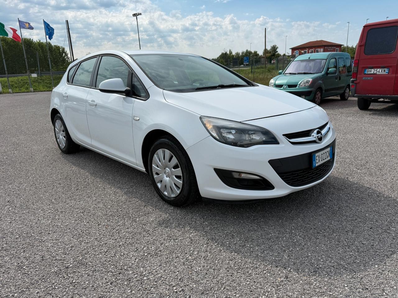 Opel Astra 1.4 100CV 4 porte Elective