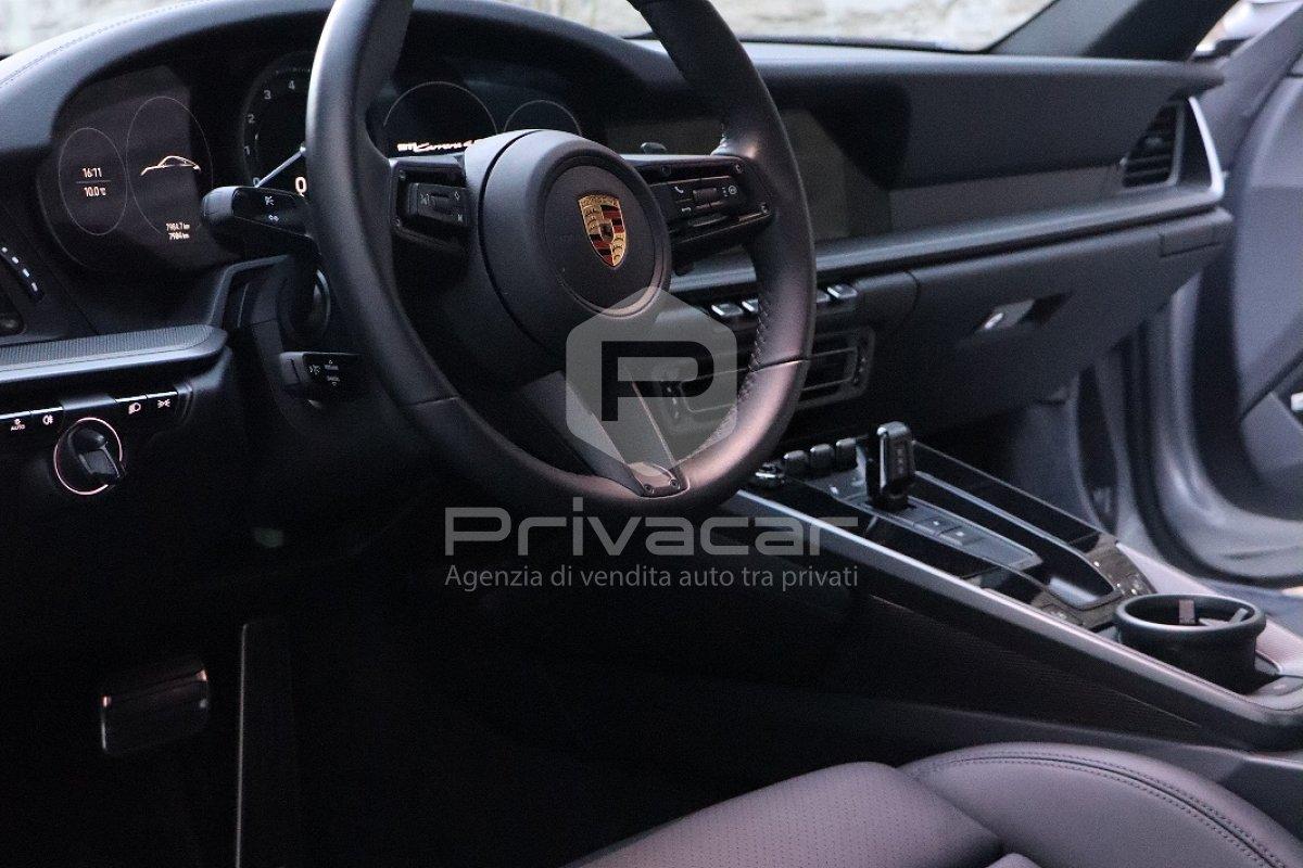 PORSCHE 911 Carrera 4S