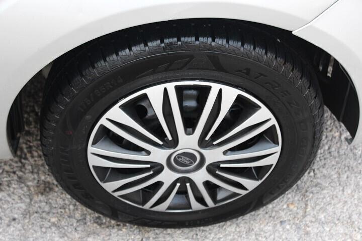 FORD FIESTA 1.2ie TECNO-GREY 5P ESTETICA COME DA FOTO CLIMATIZZATA ABS EBD RADIO CD ESENTE BOLLO