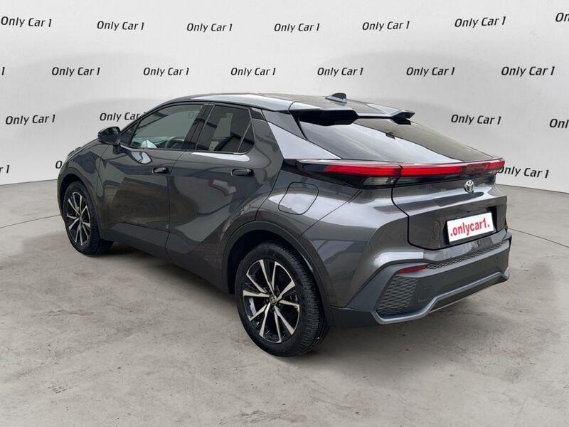 Toyota C-HR 2.0 P-HEV BUSINESS
