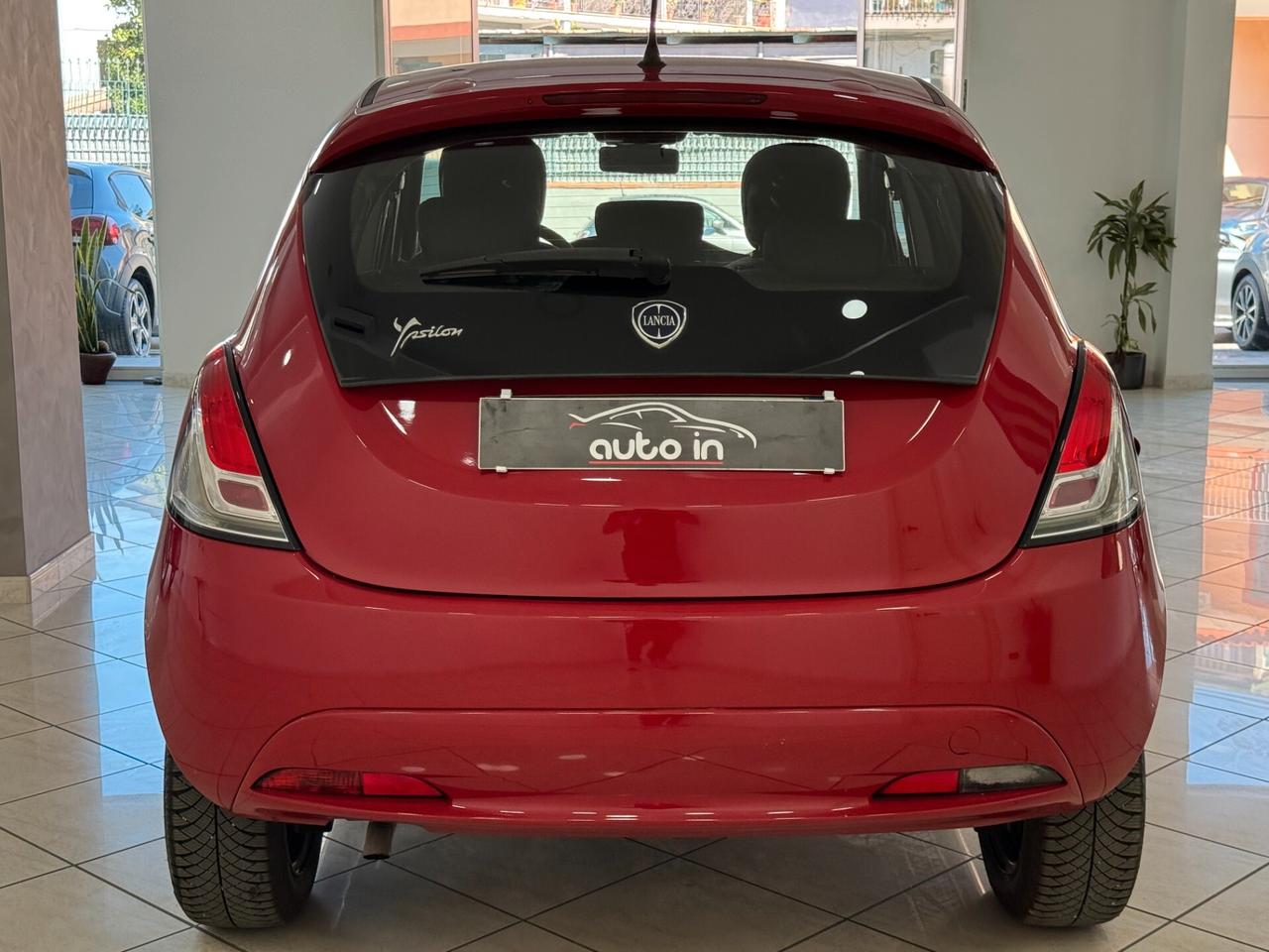 Lancia Ypsilon 1.2 69 CV 5 porte GPL Ecochic Silver
