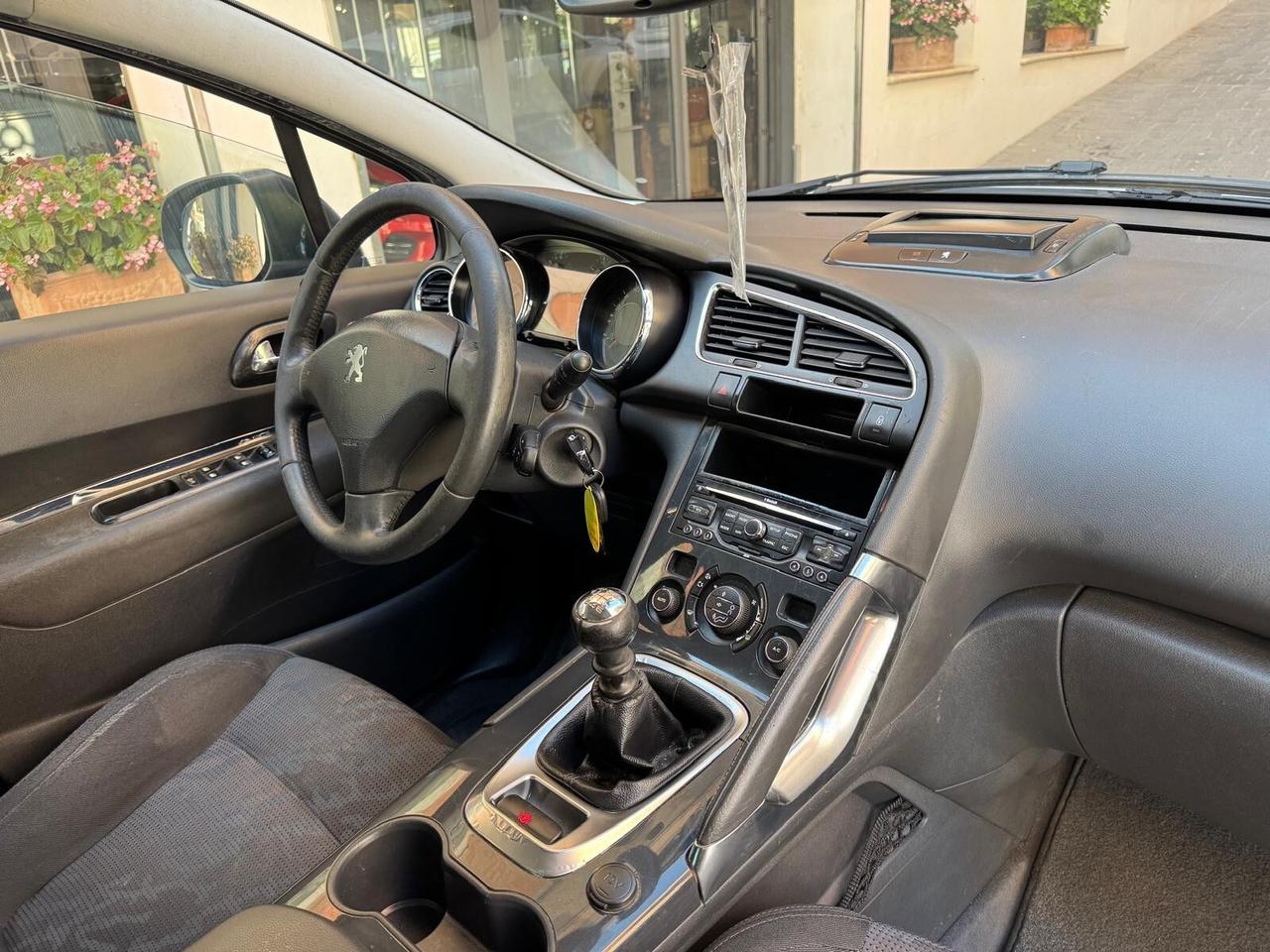 PEUGEOT 3008 1.6 HDi 112CV Tecno