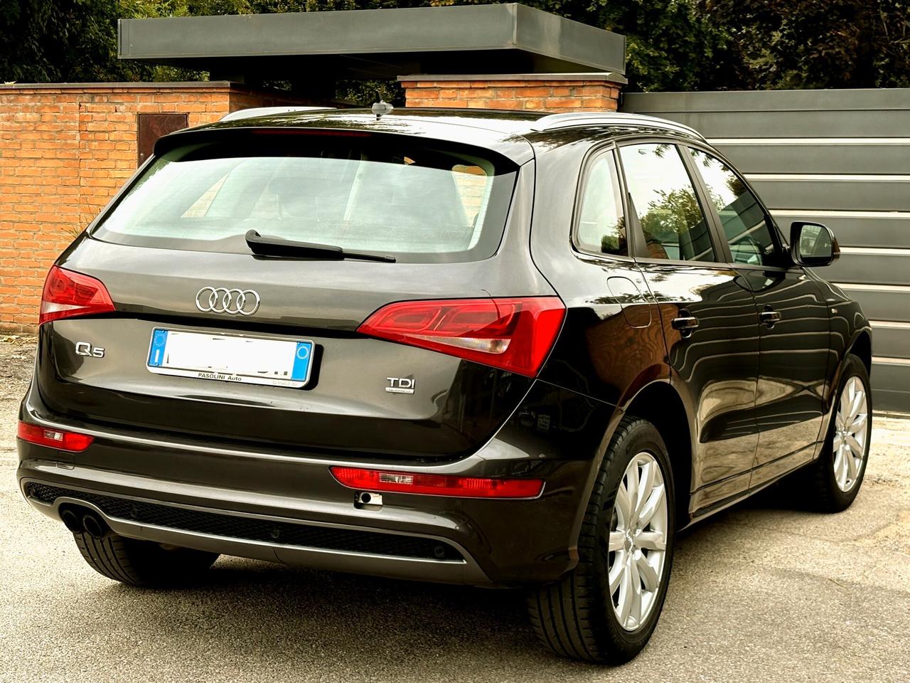 Audi Q5 2.0D aut. "S-line" int/est-Pelle,Nav-FULL