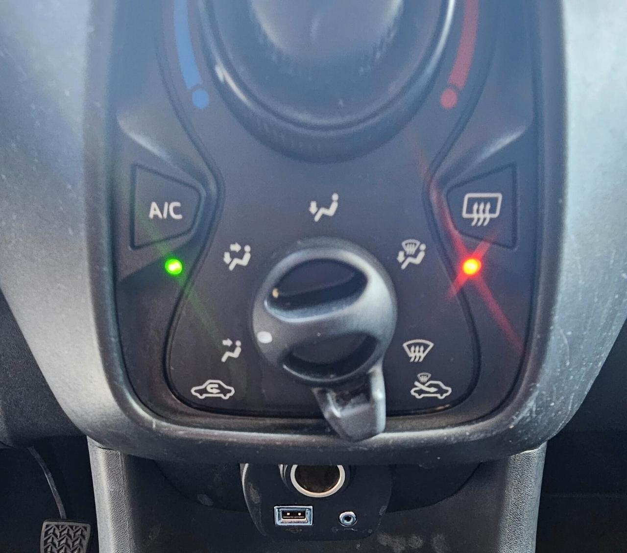 Toyota Aygo 1.0 VVT-i 72 CV 5 porte x-play